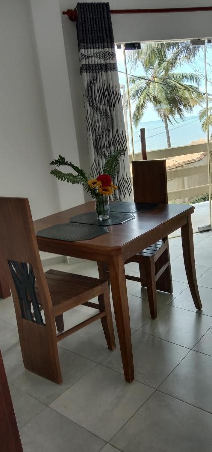 Amssler Beach Stay Kalutara Exterior foto