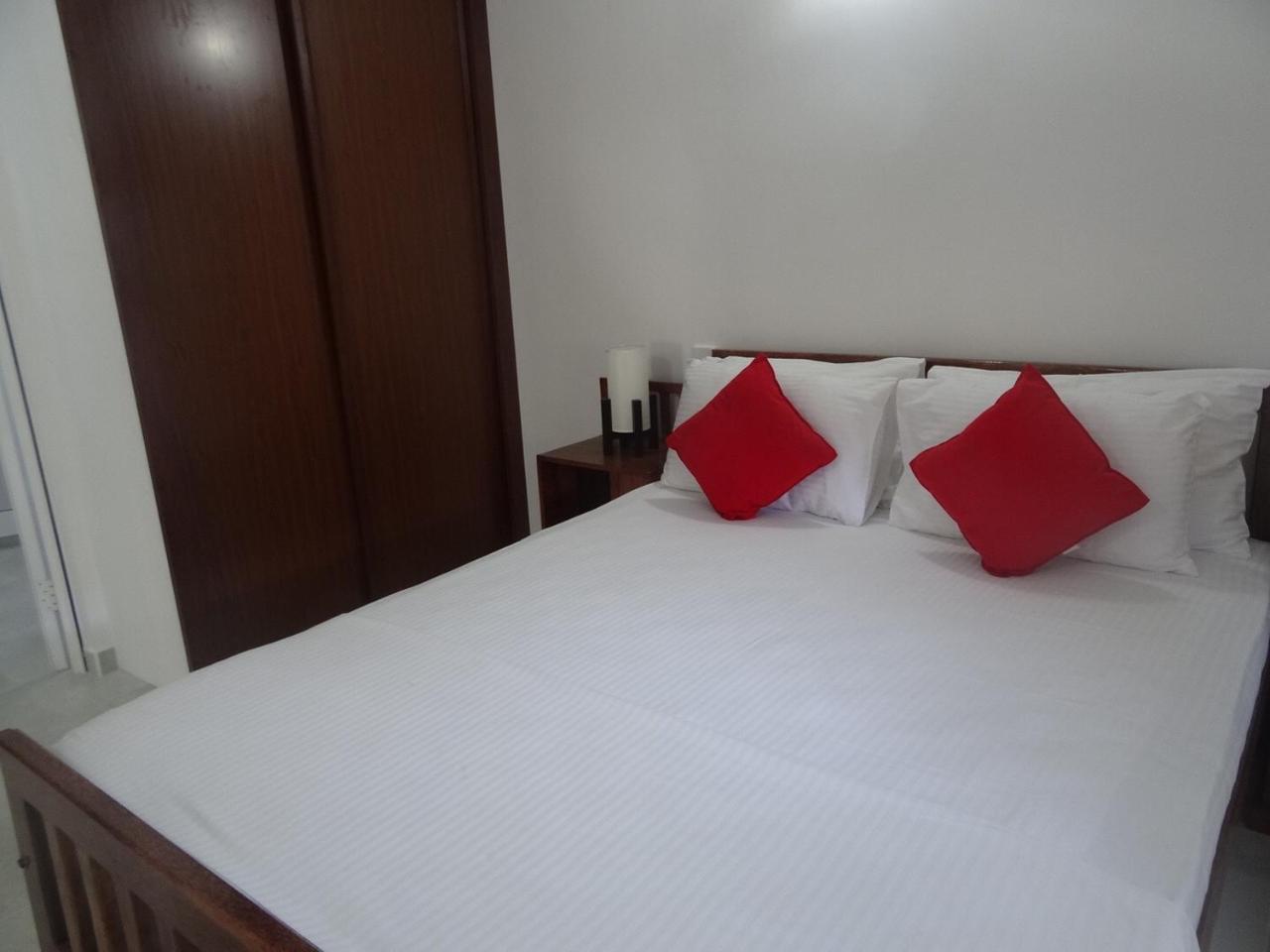 Amssler Beach Stay Kalutara Exterior foto